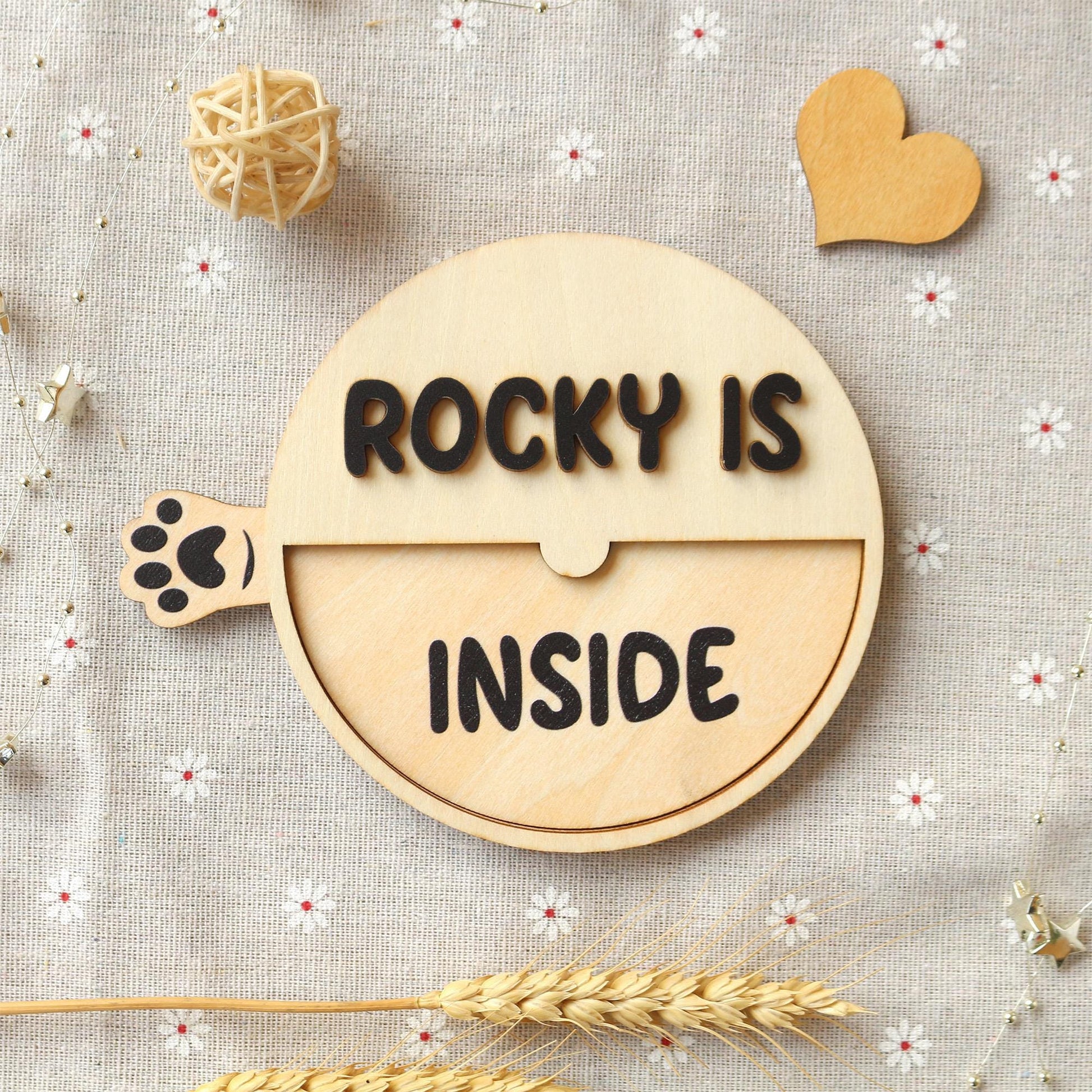 Custom Cat Name - Personalized Inside/Outside Door Magnet - Wood Pet Reminders Sign - Cat Lover Gift - Engraved Pet Accessories