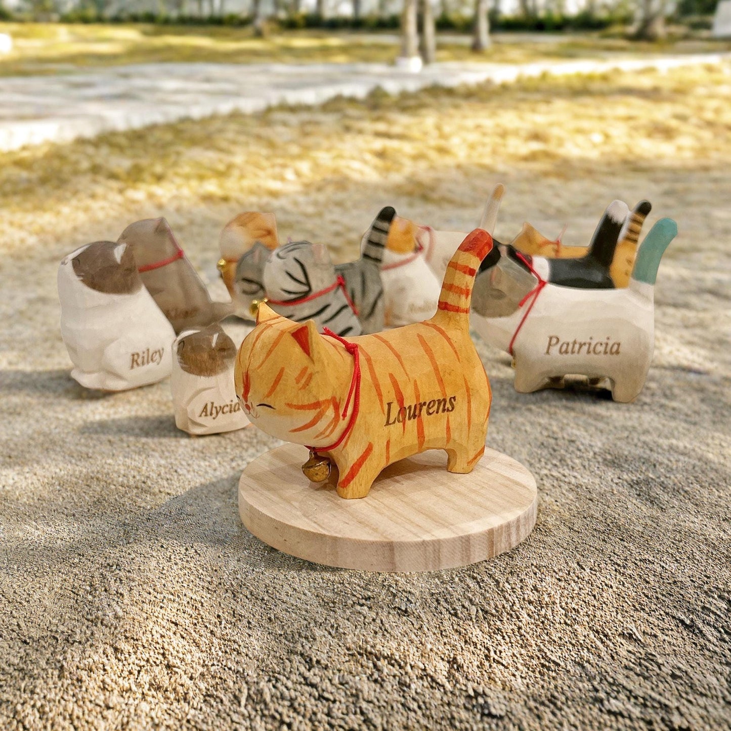 Wooden Cat FigurineâCat statue with pet name engraved,Birthdays and HolidaysâUnique Home Decor for Cat Lovers