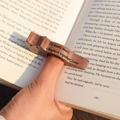 Personalized Wooden Thumb Dog&Cat Book Page Holder, Book lovers gift, Personalized text engraving, Book Accessory,Christmas Gifts