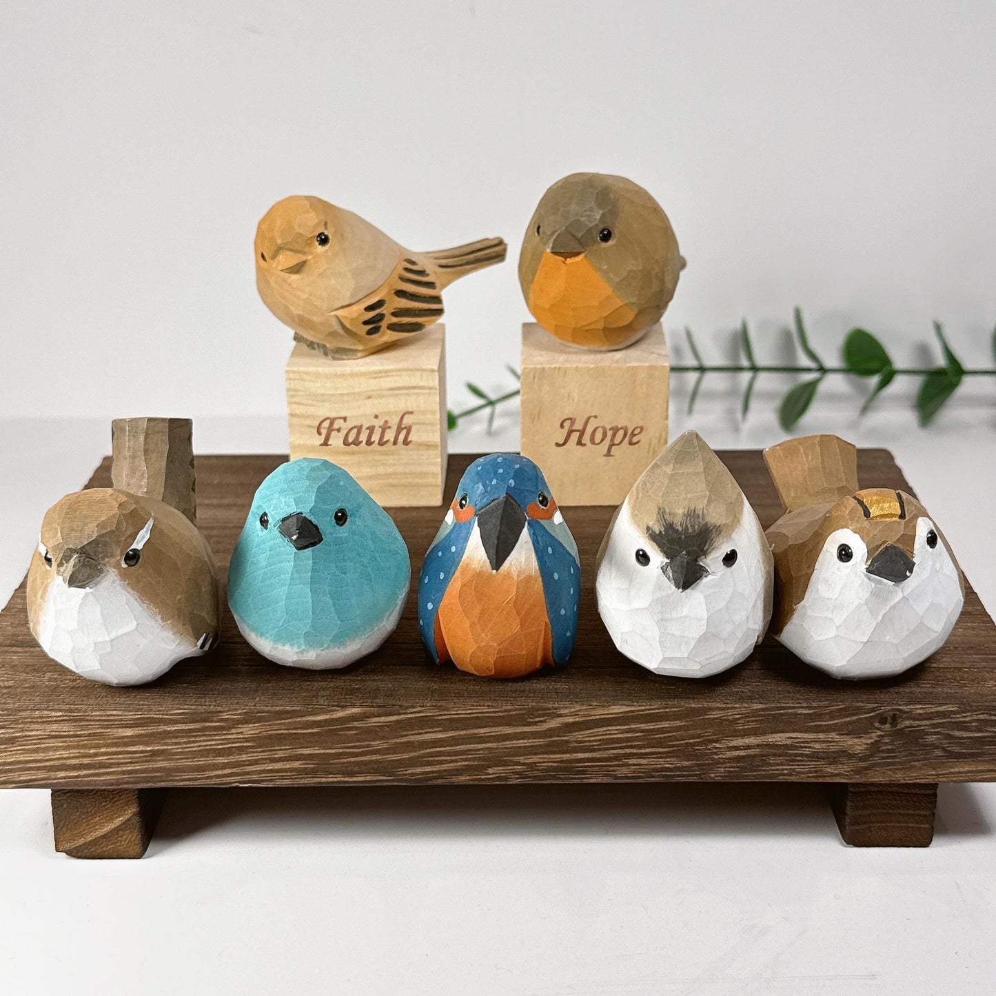 Hand-Carved Wooden Bird Sculpture - Gift for Bird Lovers, Valentine's Gift, Desk Decor, Wood Robin Bird Ornament, Hand-Carved Bird Figurine