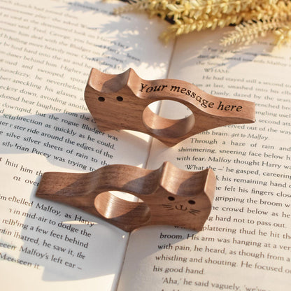 Personalized Wooden Thumb Dog&Cat Book Page Holder, Book lovers gift, Personalized text engraving, Book Accessory,Christmas Gifts