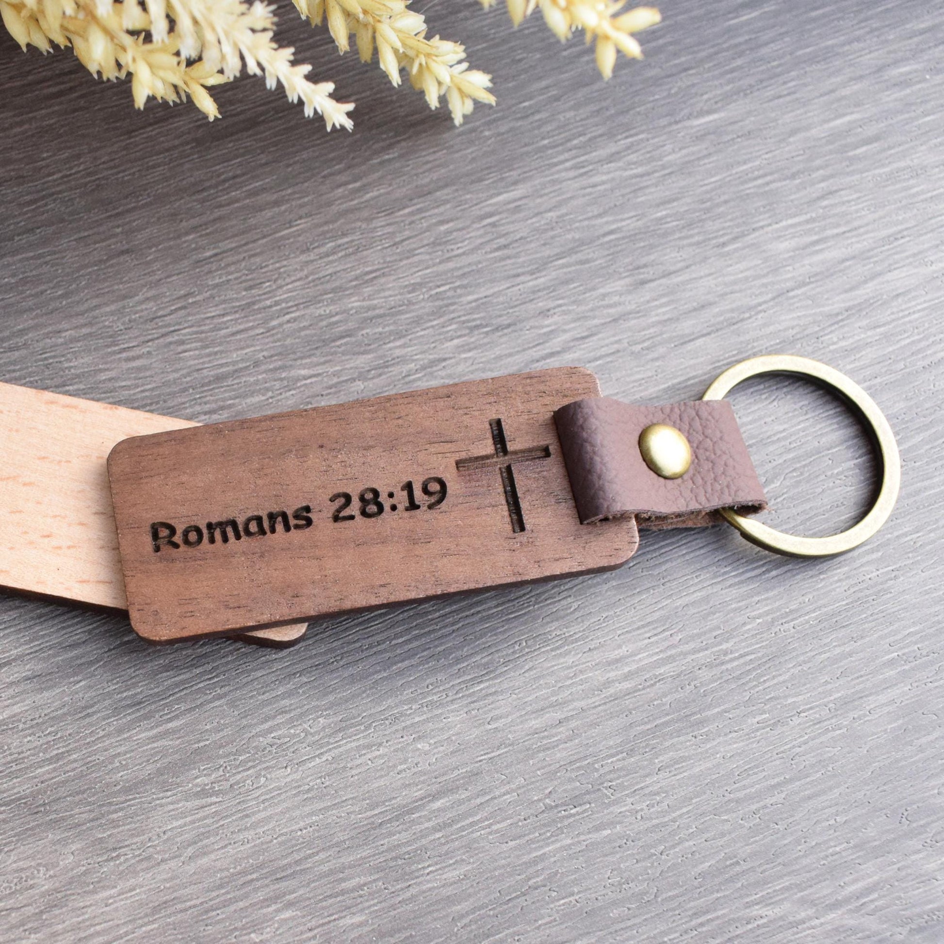Engraved Wood Key Chain,Engraved Wood Key Chain,Custom name,Birthday or Anniversary Gift for Her or Him, Gift for Mom Dad