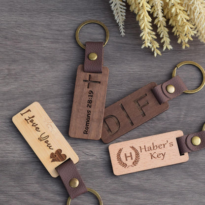 Engraved Wood Key Chain,Engraved Wood Key Chain,Custom name,Birthday or Anniversary Gift for Her or Him, Gift for Mom Dad